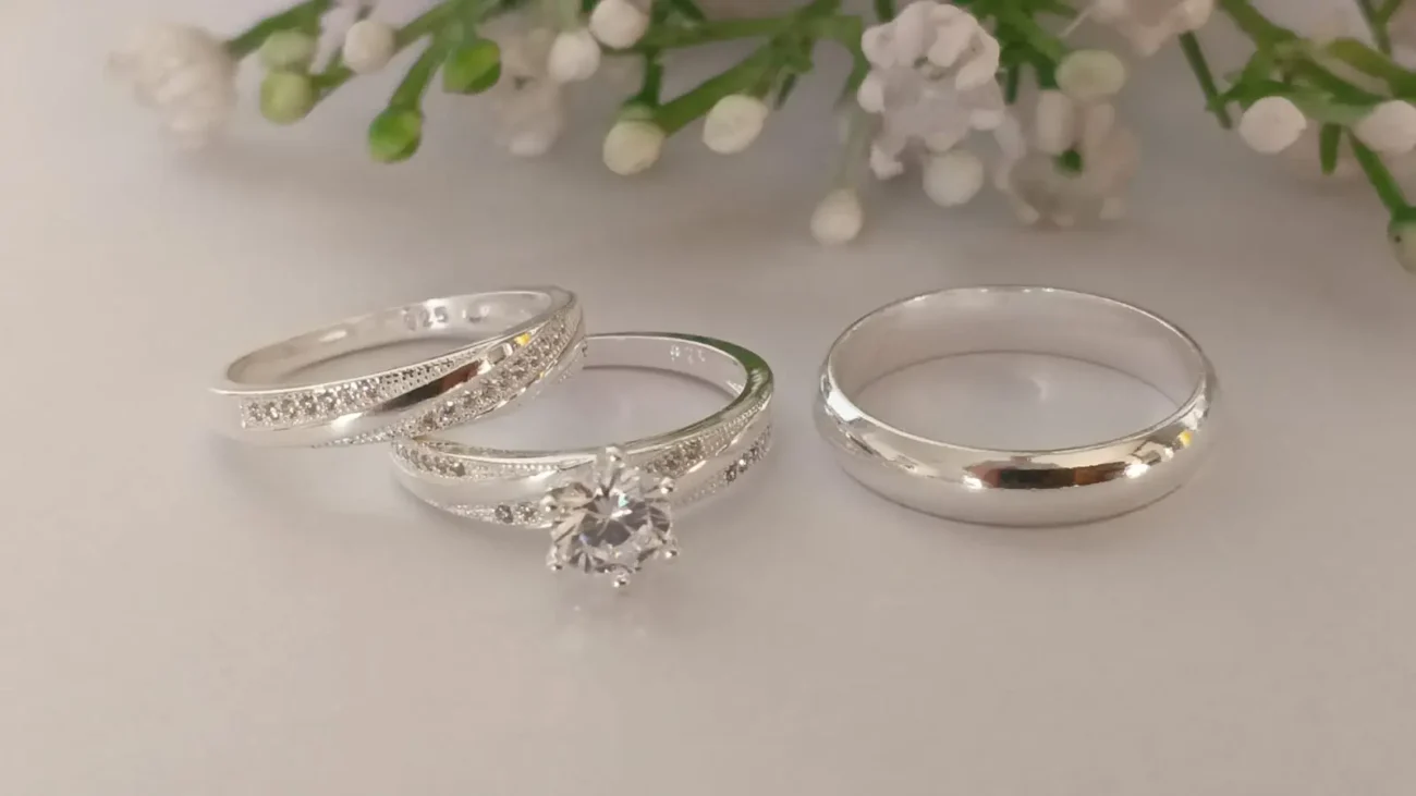 Trío de anillos de promesa con circonia en plata italiana 925 – Estilo delicado